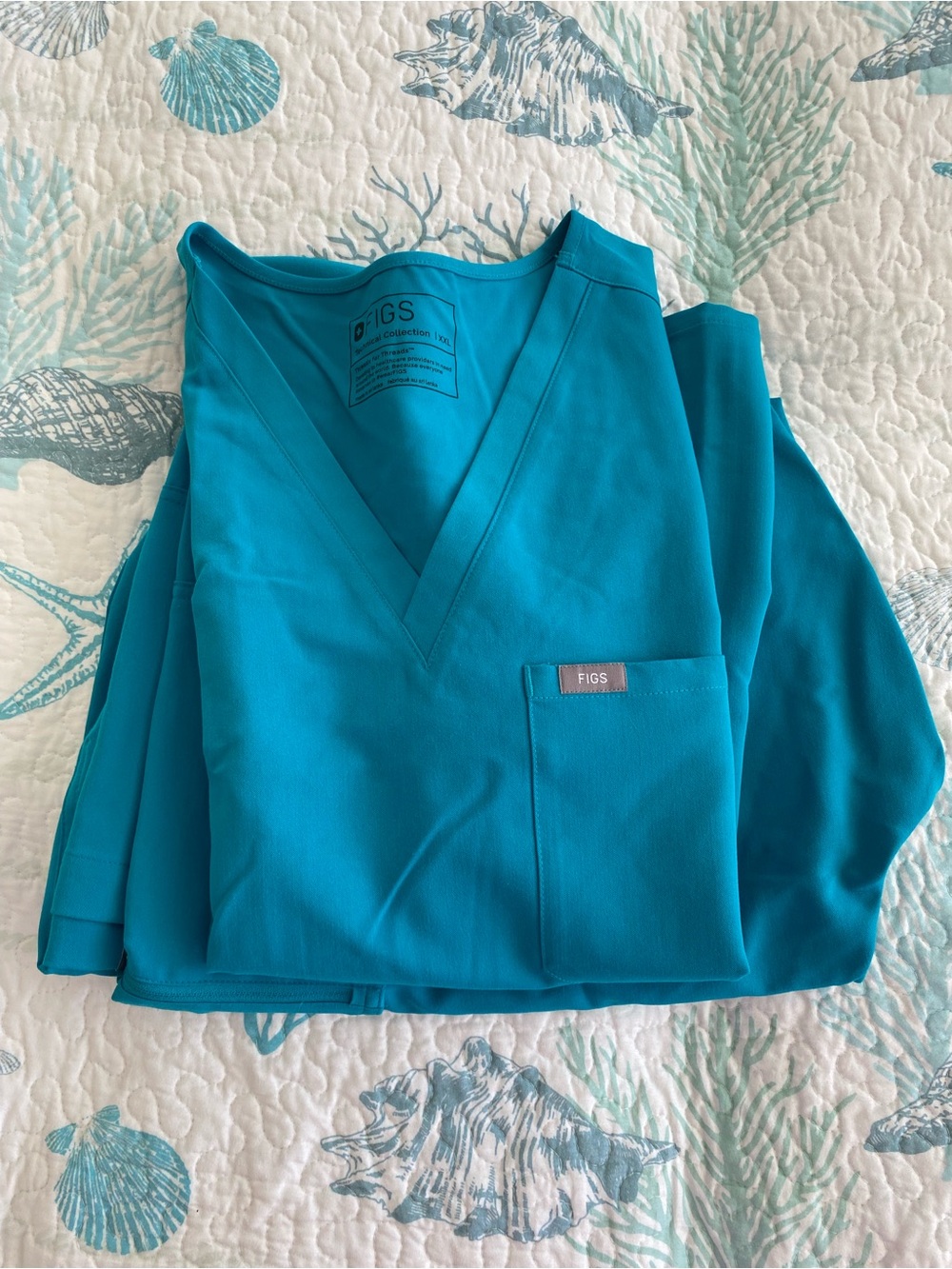Figs Women’s Scrub Set in Teal (Catarina One-Pocket Top + Kade Cargo Pants) XXL
